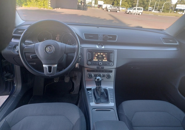 Volkswagen Passat cena 29000 przebieg: 238780, rok produkcji 2013 z Poznań małe 46